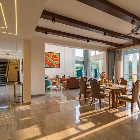 Stayvista At Serenity Farms With Pool, Lawn, Bonfire & Bbq Sohna Dış mekan fotoğraf