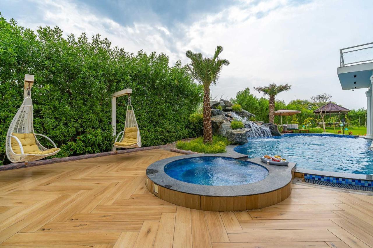 Stayvista At Serenity Farms With Pool, Lawn, Bonfire & Bbq Sohna Dış mekan fotoğraf