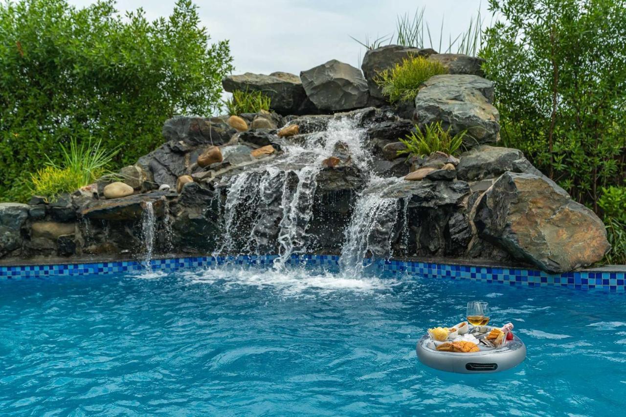 Stayvista At Serenity Farms With Pool, Lawn, Bonfire & Bbq Sohna Dış mekan fotoğraf